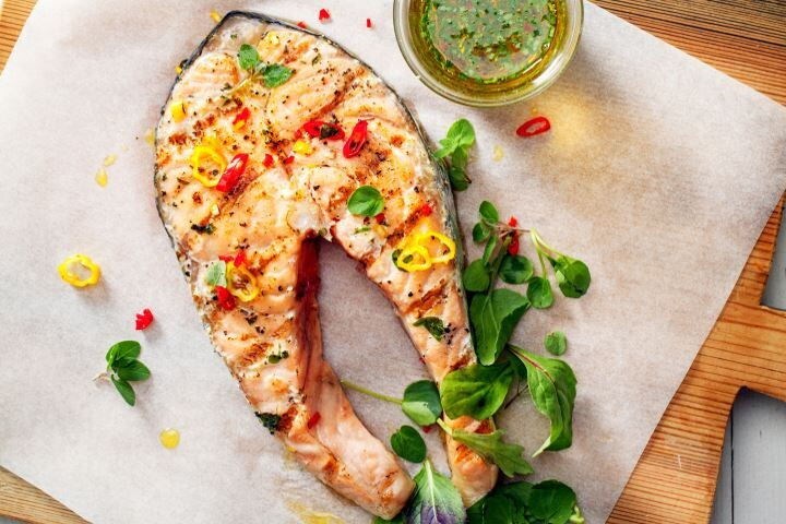 Thai-salmon-with-dipping-sauce