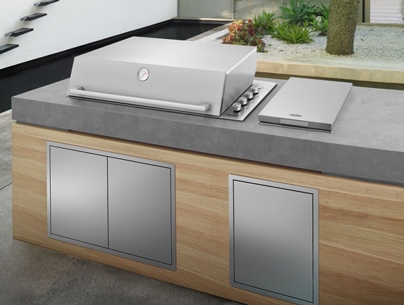 Doors with full visibility